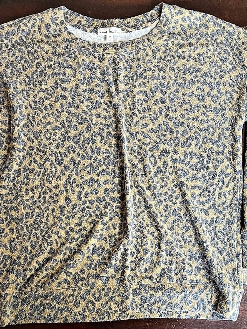 nine britton Women’s Animal Print Crewneck Sweater Size Medium